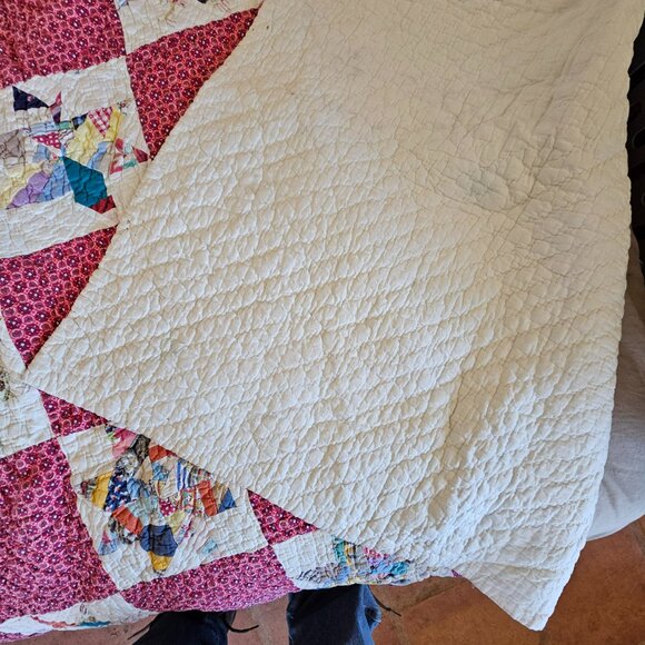 Vintage handmade red patchwork quilt - Picture 6 of 13
